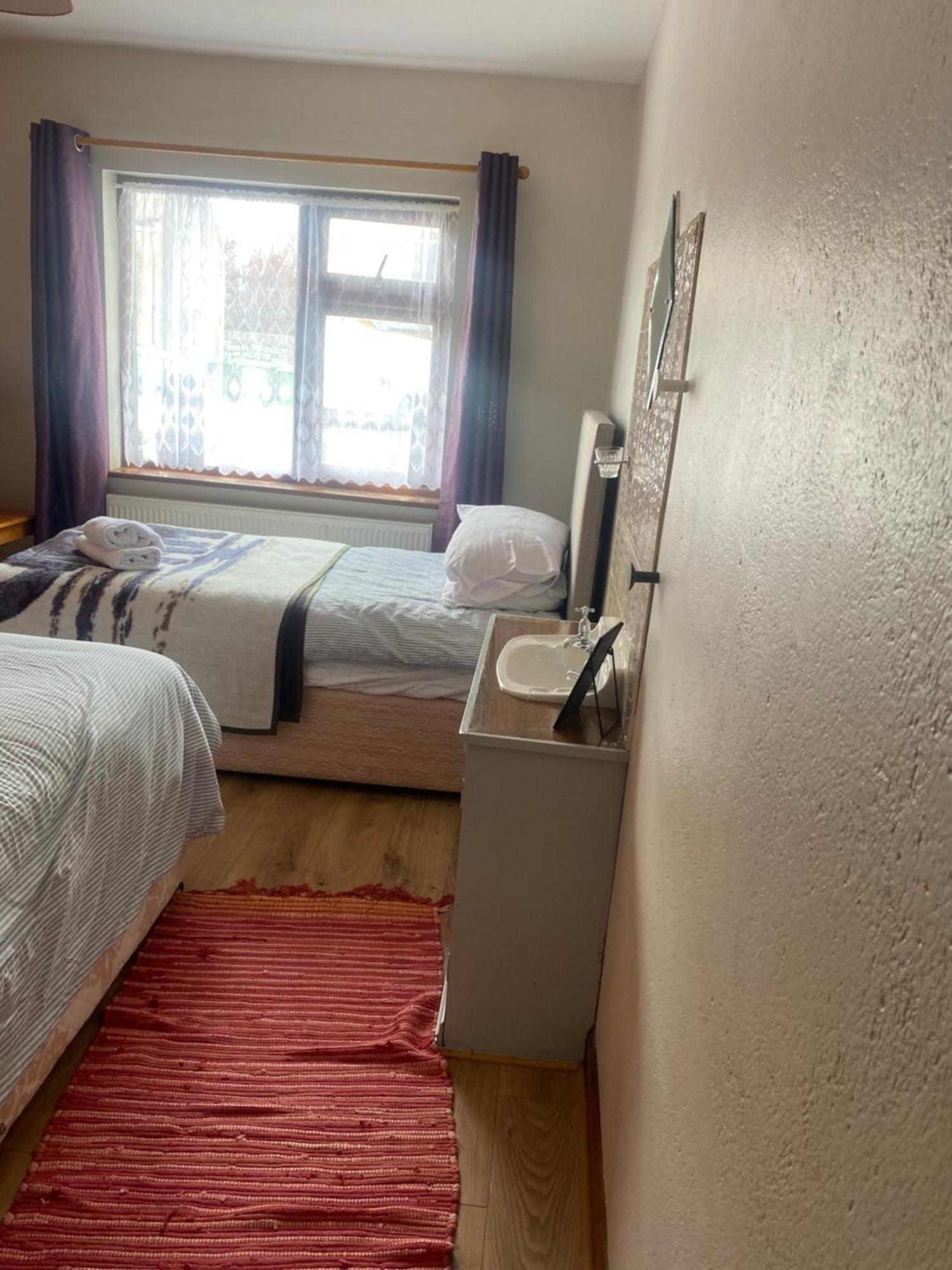 Bluebell Apartment Sleeps 7 Only Let As Whole Apartment Blennerville Экстерьер фото